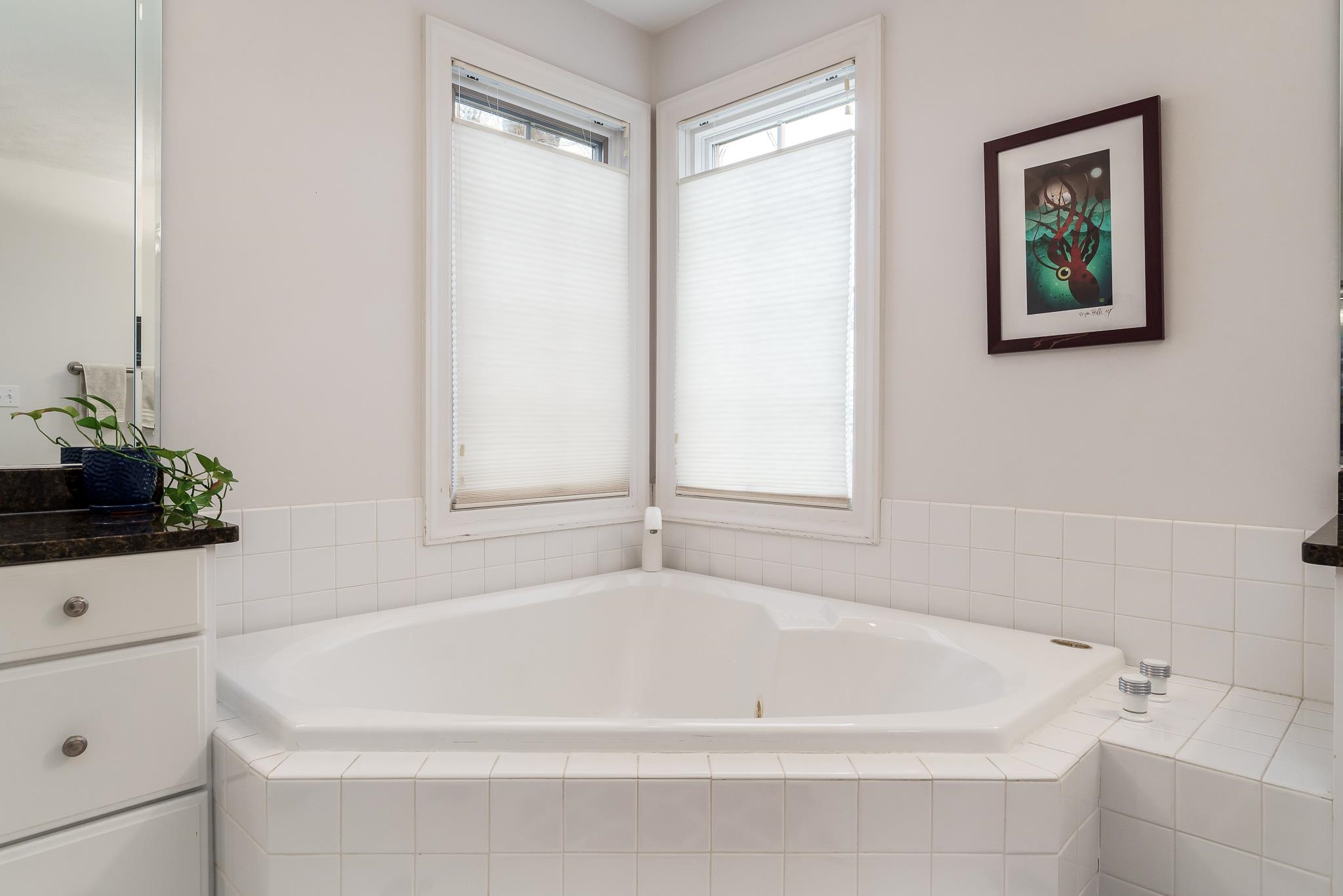 Belvidere, Illinois 61008, United States, 4 Bedrooms Bedrooms, ,4 BathroomsBathrooms,Residential,Pending,62337