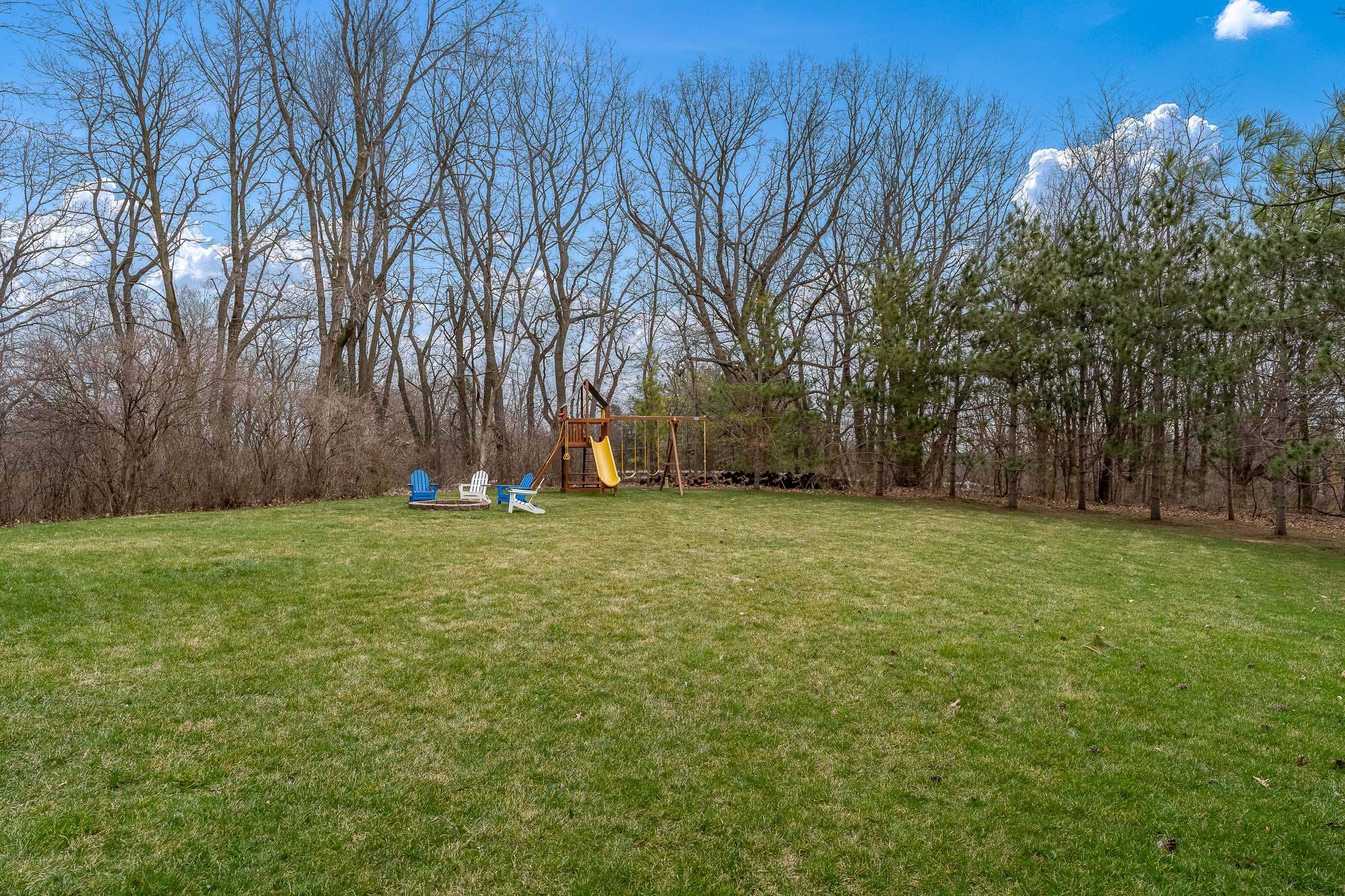 Belvidere, Illinois 61008, United States, 4 Bedrooms Bedrooms, ,4 BathroomsBathrooms,Residential,Pending,62337