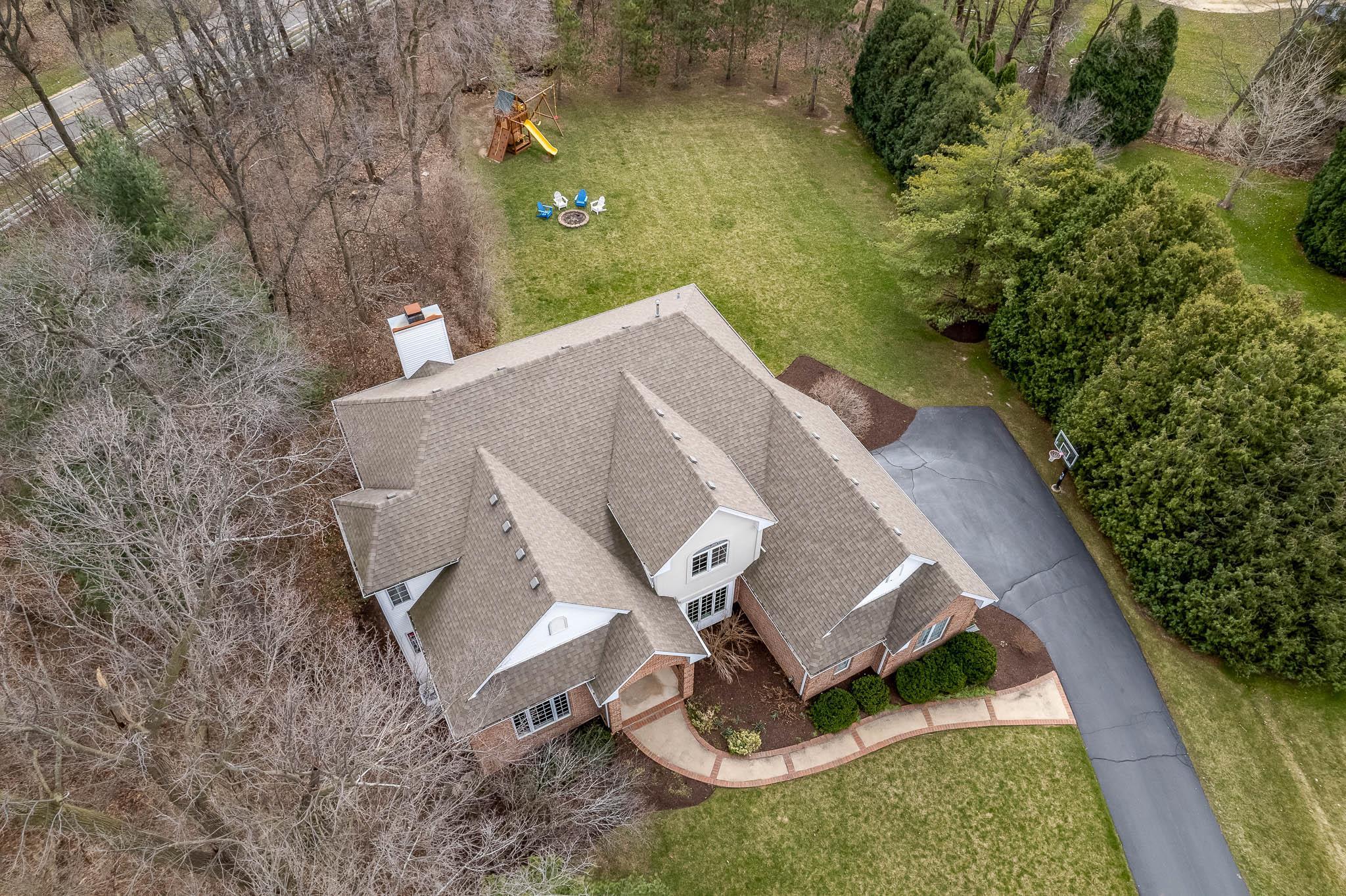 Belvidere, Illinois 61008, United States, 4 Bedrooms Bedrooms, ,4 BathroomsBathrooms,Residential,Pending,62337