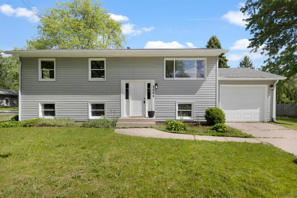 5008 VALENTINE PL, ROCKFORD, IL 61108 - Image fbd1d65c9edbe618dc72ada86a6cc2a2/3655988209