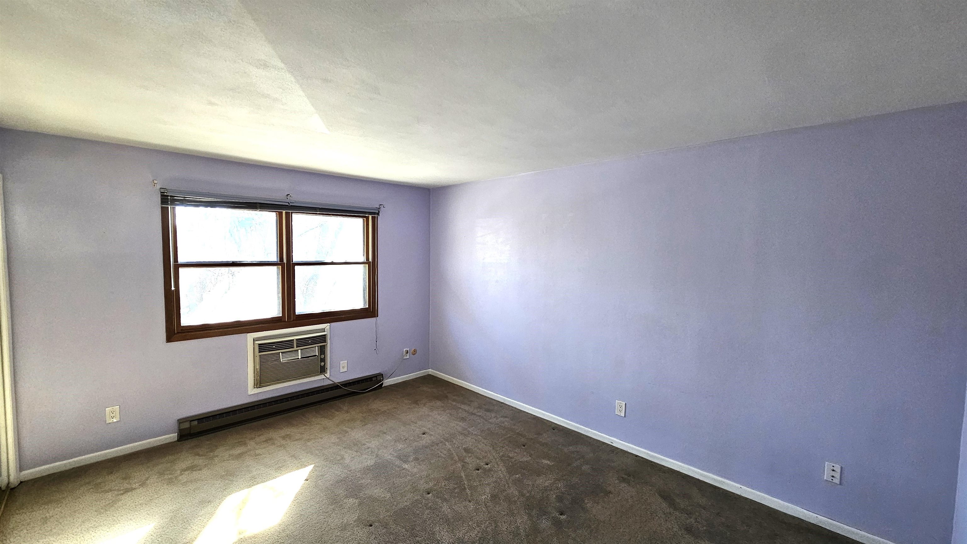 Rockford, Illinois 61107, United States, 2 Bedrooms Bedrooms, ,2 BathroomsBathrooms,Residential,Pending,63855