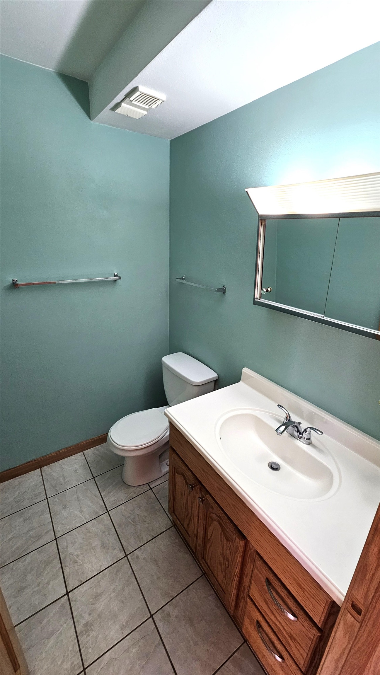 Rockford, Illinois 61107, United States, 2 Bedrooms Bedrooms, ,2 BathroomsBathrooms,Residential,Pending,63855