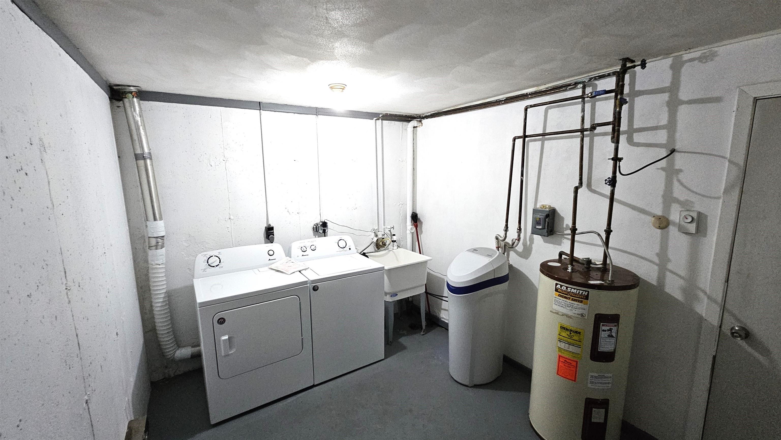 Rockford, Illinois 61107, United States, 2 Bedrooms Bedrooms, ,2 BathroomsBathrooms,Residential,Pending,63855