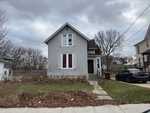 Homes For Sale - 1215 6th Avenue<br/> ROCKFORD, IL 61104