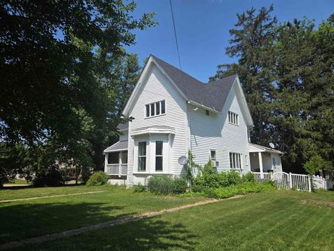 Homes For Sale - 411 N 6th Street<br/> OREGON, IL 61061