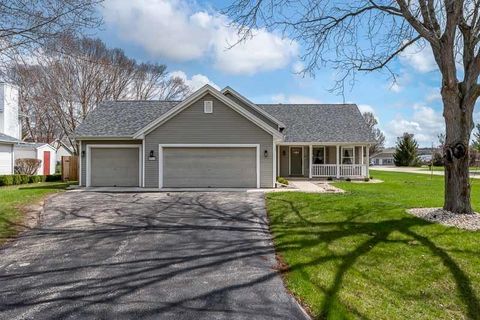 Homes For Sale - 8311 Woodbridge Lane<br/> MACHESNEY PARK, IL 61115