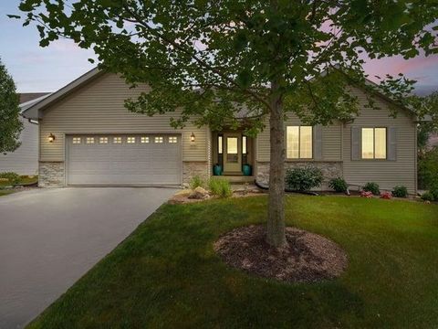 Homes For Sale - 5598 White Fox Drive<br/> ROCKFORD, IL 61102