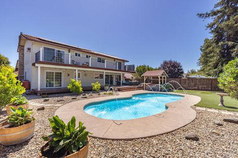 Photo of 5741 Davis Circle, Rohnert Park, CA 94928 (MLS # 325070731)