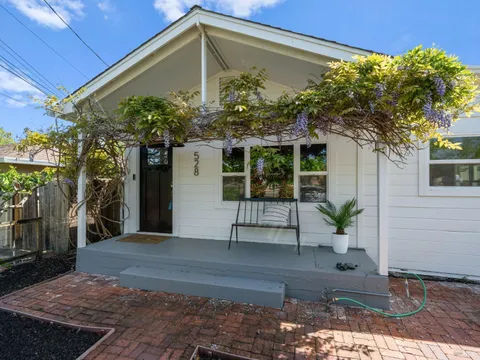 528 Sanns Lane, Healdsburg, CA 95448 - MLS#: 325023000