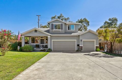 Photo of 110 Syrah Court, Cloverdale, CA 95425 (MLS # 325080934)