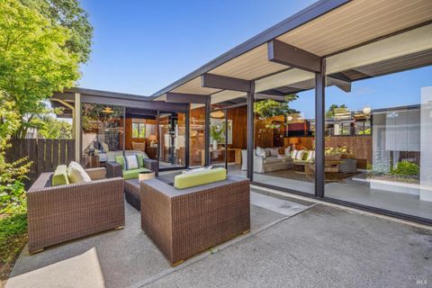 Photo of 659 Las Colindas Road, San Rafael, CA 94903 (MLS # 325075890)