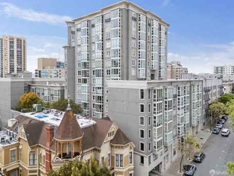 MLS: 425034463