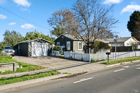 Photo of 1677 Hearn Avenue, Santa Rosa, CA 95407 (MLS # 326000827)