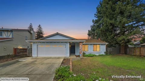 Photo of 278 Cadloni Lane, Vallejo, CA 94591 (MLS # 326015259)