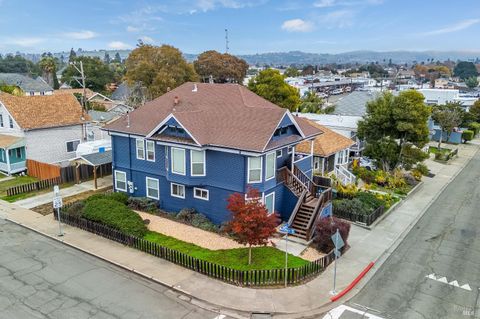 Photo of 902 Maine Street, Vallejo, CA 94590 (MLS # 326003414)