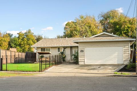 Photo of 1557 Madrid Court, Napa, CA 94559 (MLS # 325095319)