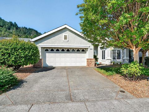 Photo of 213 Albany Street, Cloverdale, CA 95425 (MLS # 325074959)