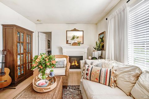 Photo of 1574 Yardley Street, Santa Rosa, CA 95403 (MLS # 326012205)