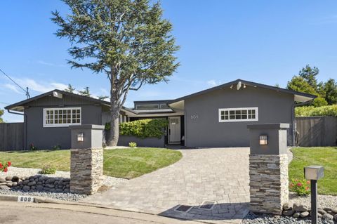 Photo of 809 Everest Court, Mill Valley, CA 94941 (MLS # 325075951)