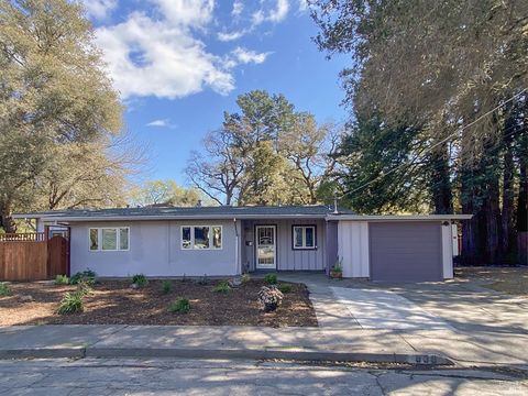 Photo of 838 Oakwood Drive, Sonoma, CA 95476 (MLS # 326018866)