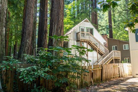 Photo of 17390 Riverside Drive, Guerneville, CA 95446 (MLS # 325101045)