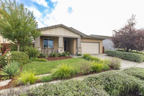 Photo of 226 Saffron Court, Napa, CA 94559 (MLS # 325099123)