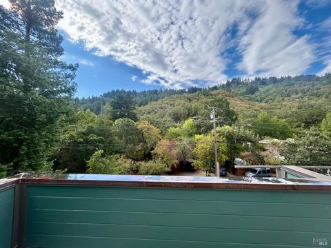 Photo of 572 Cascade Drive, Fairfax, CA 94930 (MLS # 326002264)