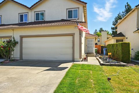 Photo of 27 Fredrick Drive, Rohnert Park, CA 94928 (MLS # 325077031)