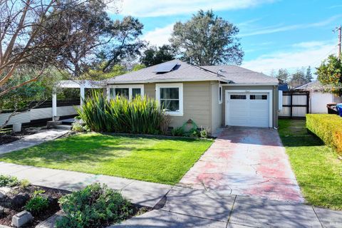 Photo of 51 Davis Avenue, Napa, CA 94559 (MLS # 326005615)