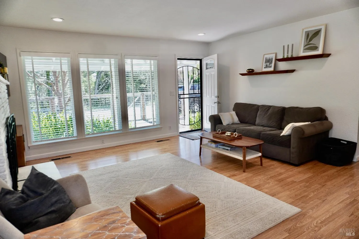 Santa Rosa, California 95405, United States, 3 Bedrooms Bedrooms, ,1 BathroomBathrooms,Residential,Active,98314