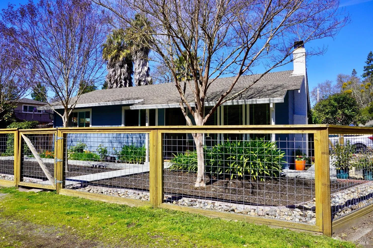 Santa Rosa, California 95405, United States, 3 Bedrooms Bedrooms, ,1 BathroomBathrooms,Residential,Active,98314