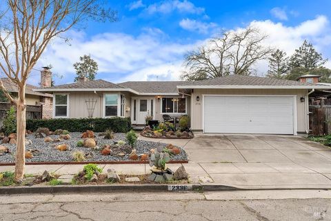 Photo of 2336 Greenbriar Way, Santa Rosa, CA 95409 (MLS # 326016180)