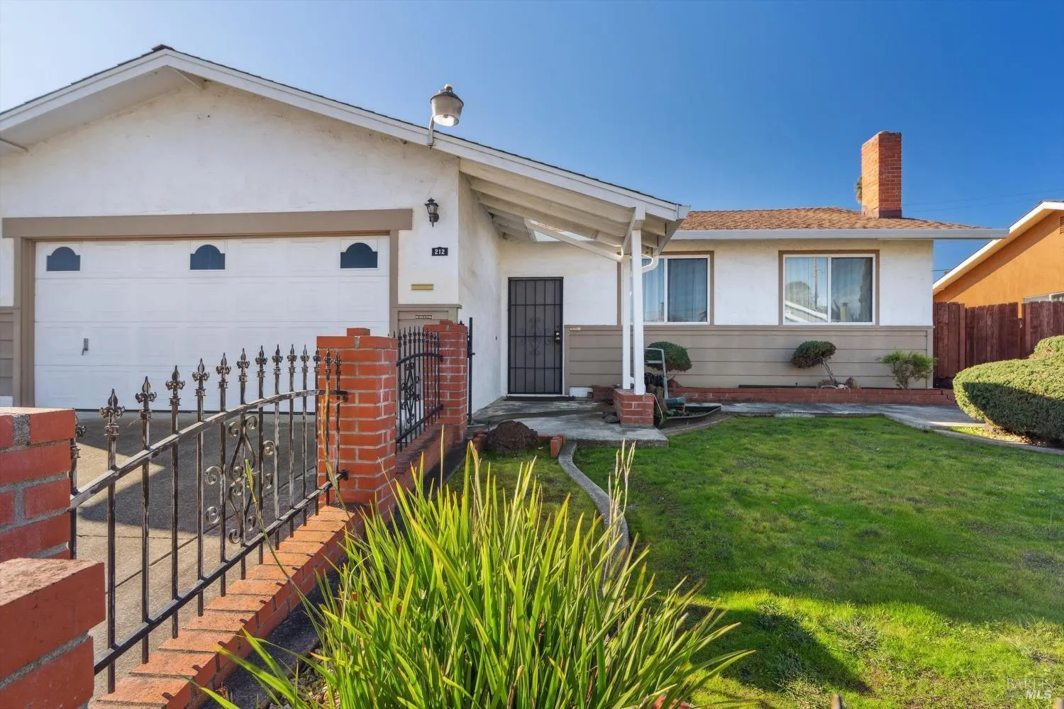 Vallejo, California 94589, United States, 3 Bedrooms Bedrooms, ,2 BathroomsBathrooms,Residential,Contingent,20019