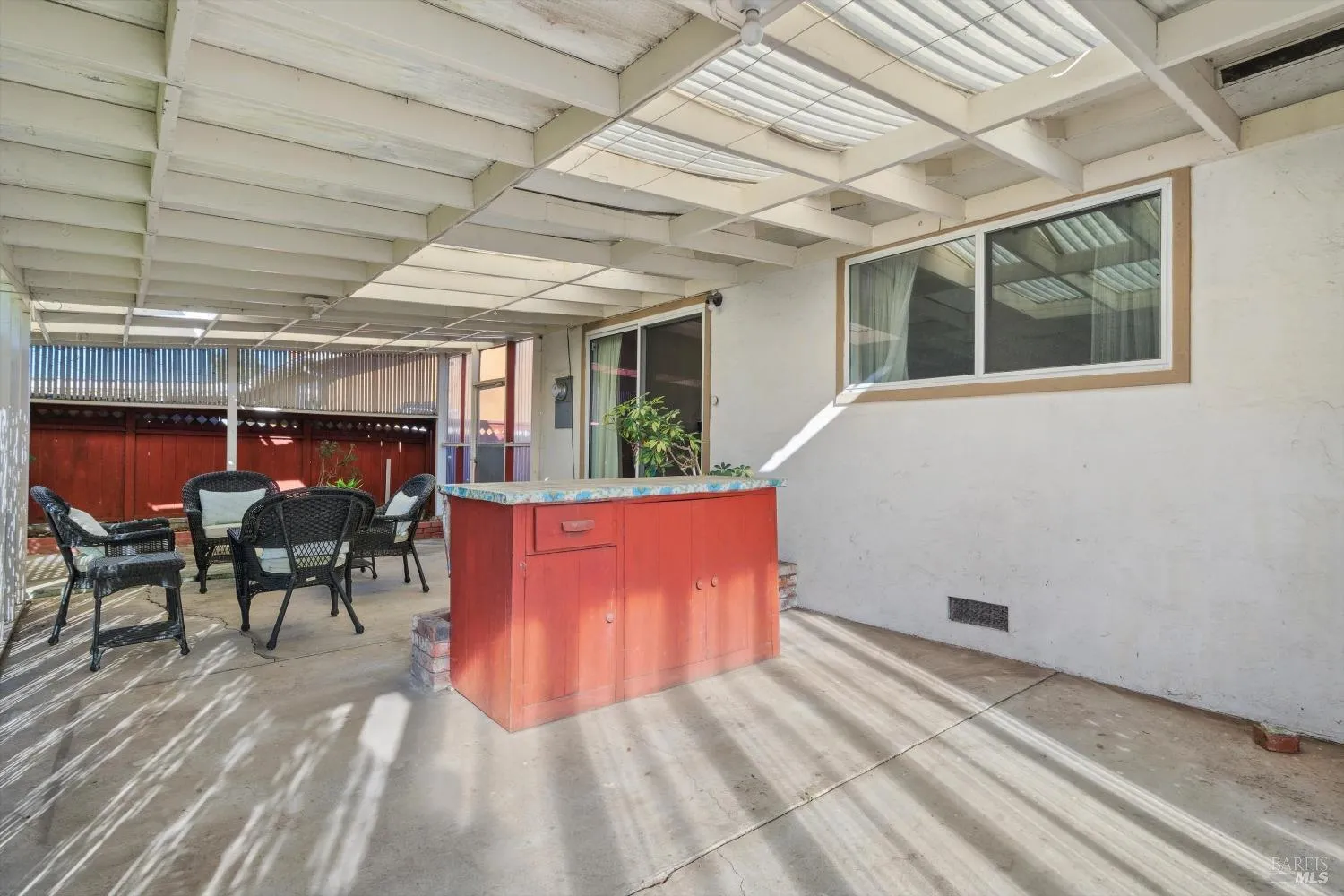 Vallejo, California 94589, United States, 3 Bedrooms Bedrooms, ,2 BathroomsBathrooms,Residential,Contingent,20019