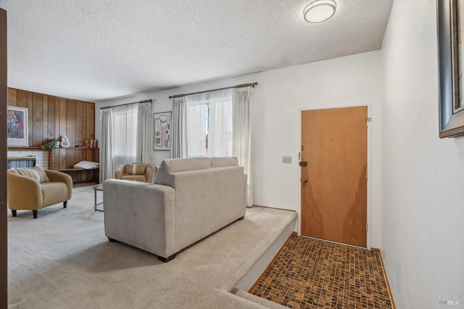 Vallejo, California 94589, United States, 3 Bedrooms Bedrooms, ,2 BathroomsBathrooms,Residential,Contingent,20019