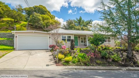 Photo of 6 Sherwood Place, Novato, CA 94945 (MLS # 326014534)