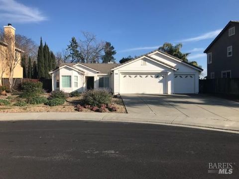 Photo of 950 Norton Court, Dixon, CA 95620 (MLS # 326005614)