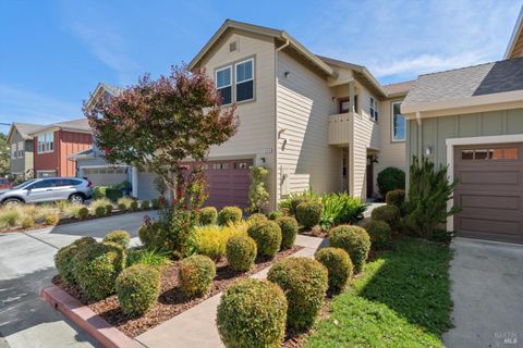 Photo of 124 Grayson Way, Healdsburg, CA 95448 (MLS # 325079991)