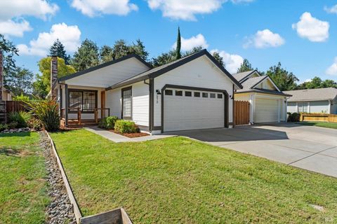 Photo of 572 Eldridge Avenue, Vacaville, CA 95688 (MLS # 325083478)