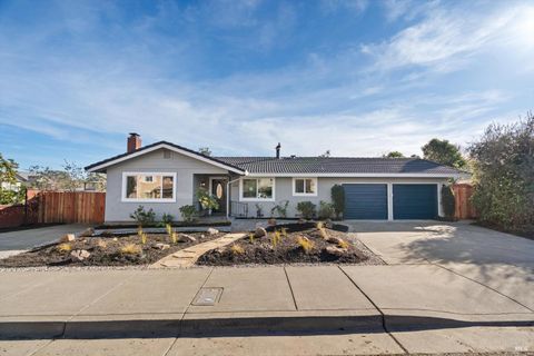 Photo of 131 Healdsburg Avenue, Cloverdale, CA 95425 (MLS # 326003913)