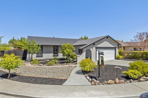 Photo of 756 Estancia Way, San Rafael, CA 94903 (MLS # 325070569)