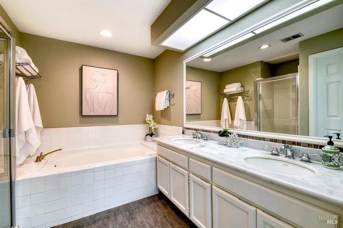 San Rafael, California 94903, United States, 3 Bedrooms Bedrooms, ,3 BathroomsBathrooms,Residential,Active,119944