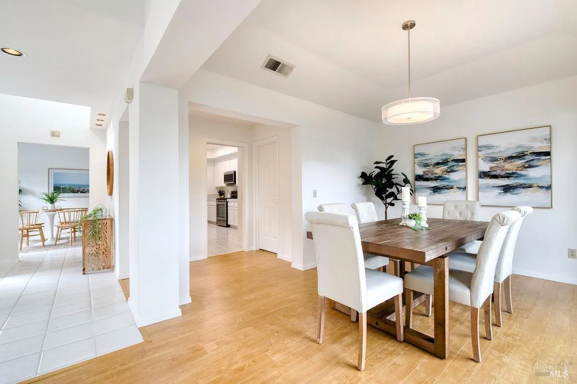 San Rafael, California 94903, United States, 3 Bedrooms Bedrooms, ,3 BathroomsBathrooms,Residential,Active,119944