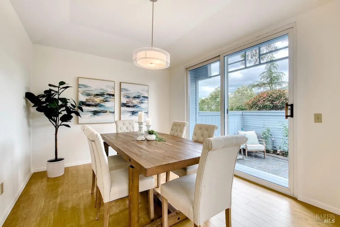 San Rafael, California 94903, United States, 3 Bedrooms Bedrooms, ,3 BathroomsBathrooms,Residential,Active,119944