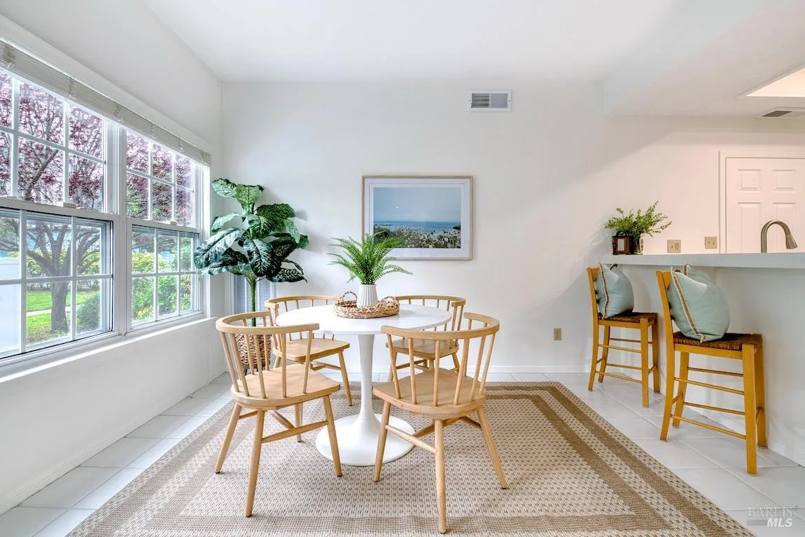 San Rafael, California 94903, United States, 3 Bedrooms Bedrooms, ,3 BathroomsBathrooms,Residential,Active,119944