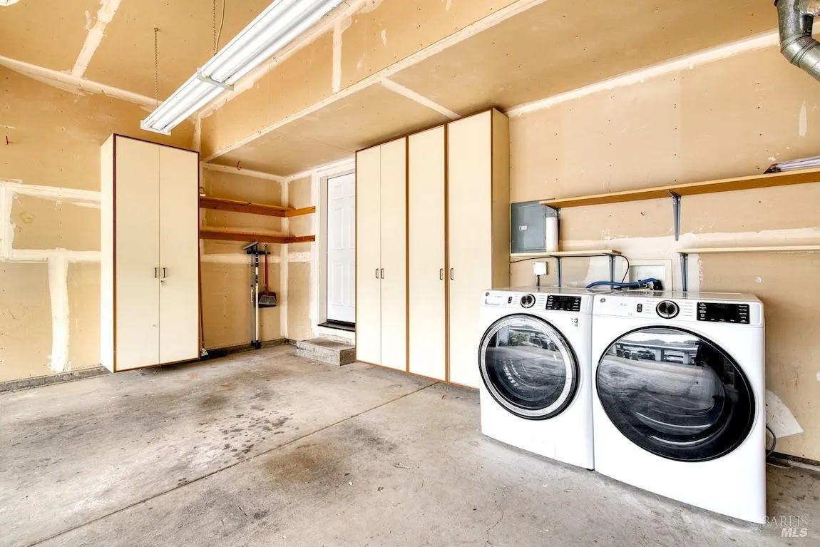 San Rafael, California 94903, United States, 3 Bedrooms Bedrooms, ,3 BathroomsBathrooms,Residential,Active,119944