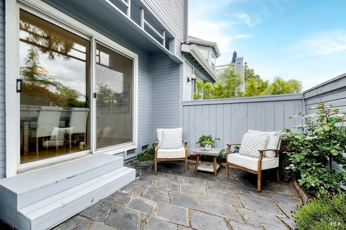 San Rafael, California 94903, United States, 3 Bedrooms Bedrooms, ,3 BathroomsBathrooms,Residential,Active,119944