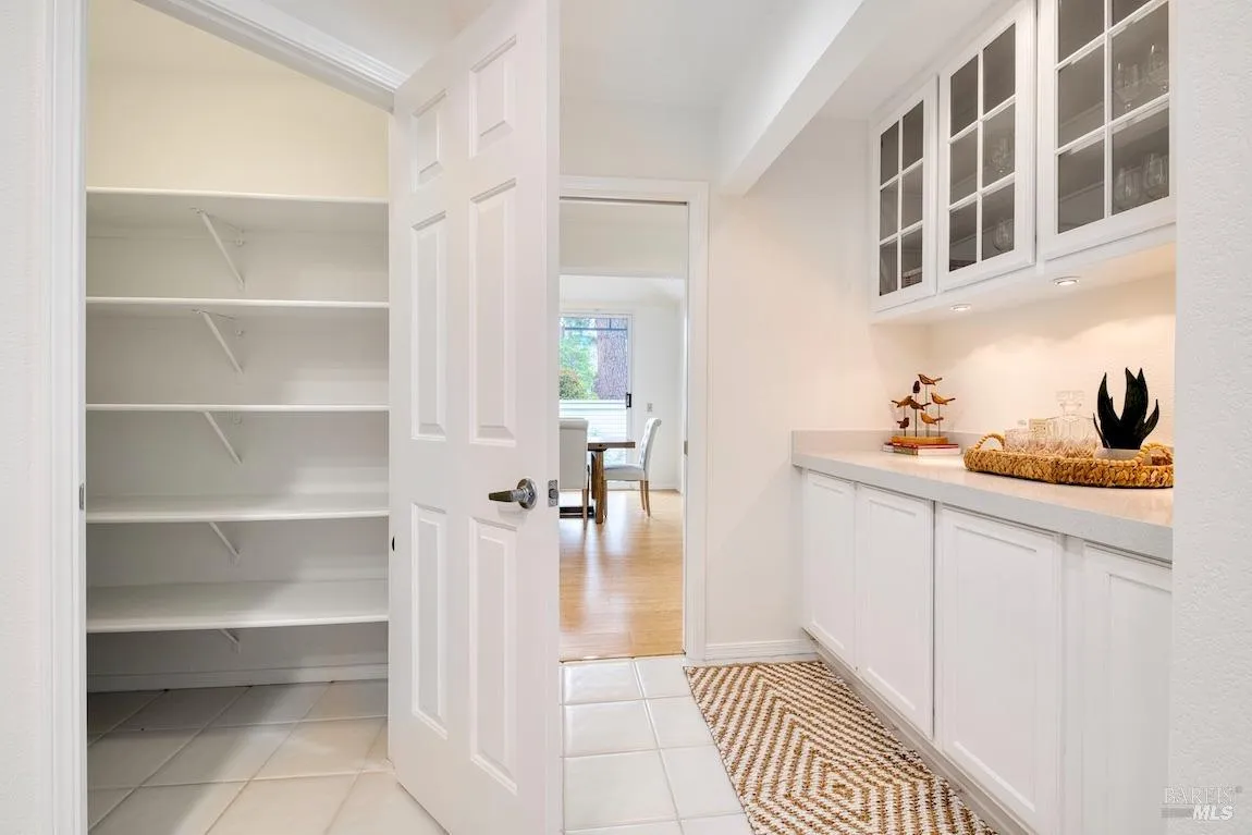 San Rafael, California 94903, United States, 3 Bedrooms Bedrooms, ,3 BathroomsBathrooms,Residential,Active,119944