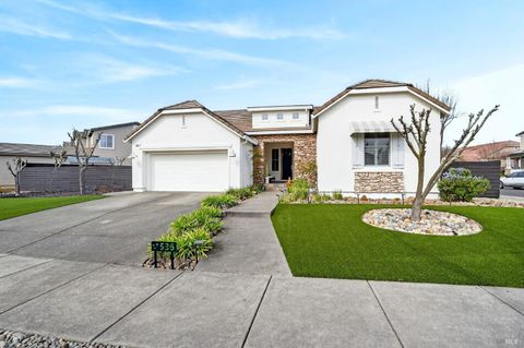 Photo of 536 Sauvignon Place, Windsor, CA 95492 (MLS # 326013500)