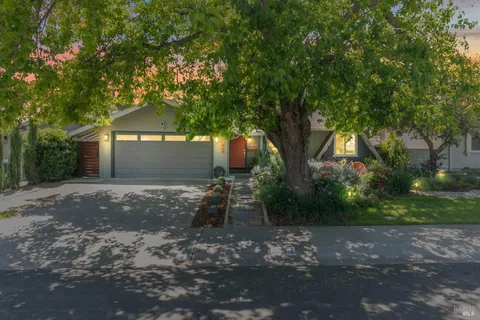 MLS: 325042832